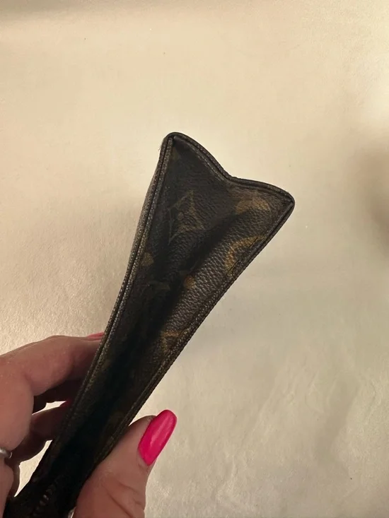 EUC Louis Vuitton Brown Monogram Canvas Toiletry 19 w/ cert of authenticity - Picture 12 of 16